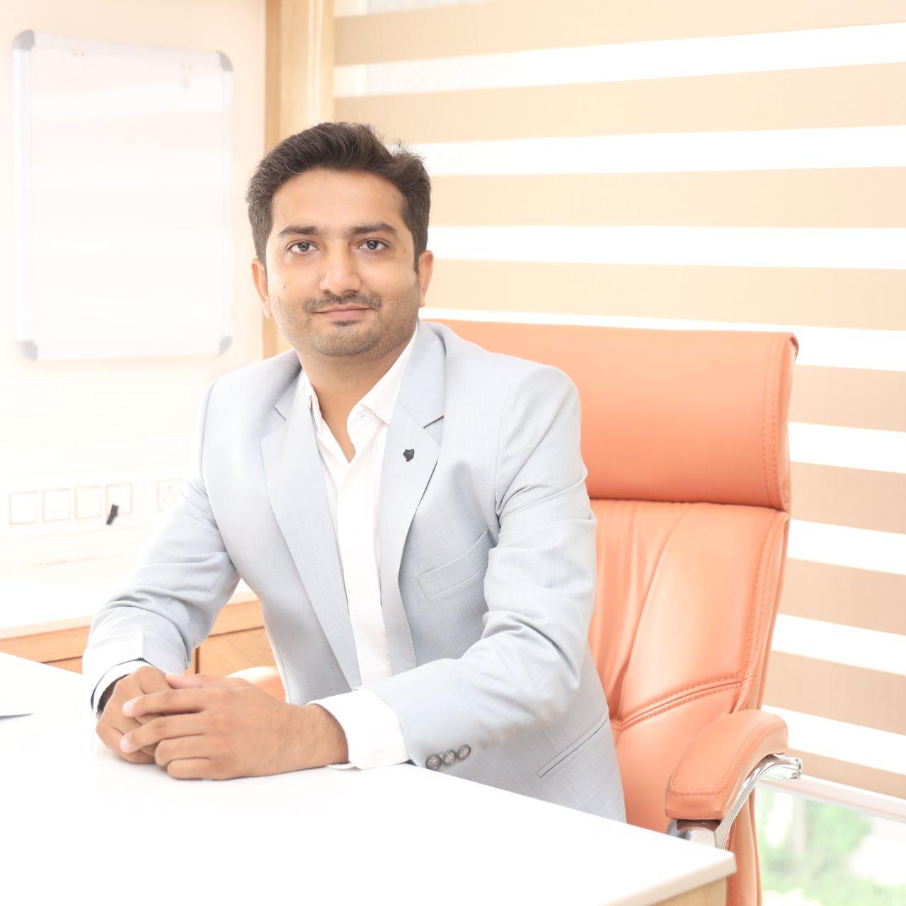 Dr.Manthan Mandalia spine surgeon gota ahmedabad